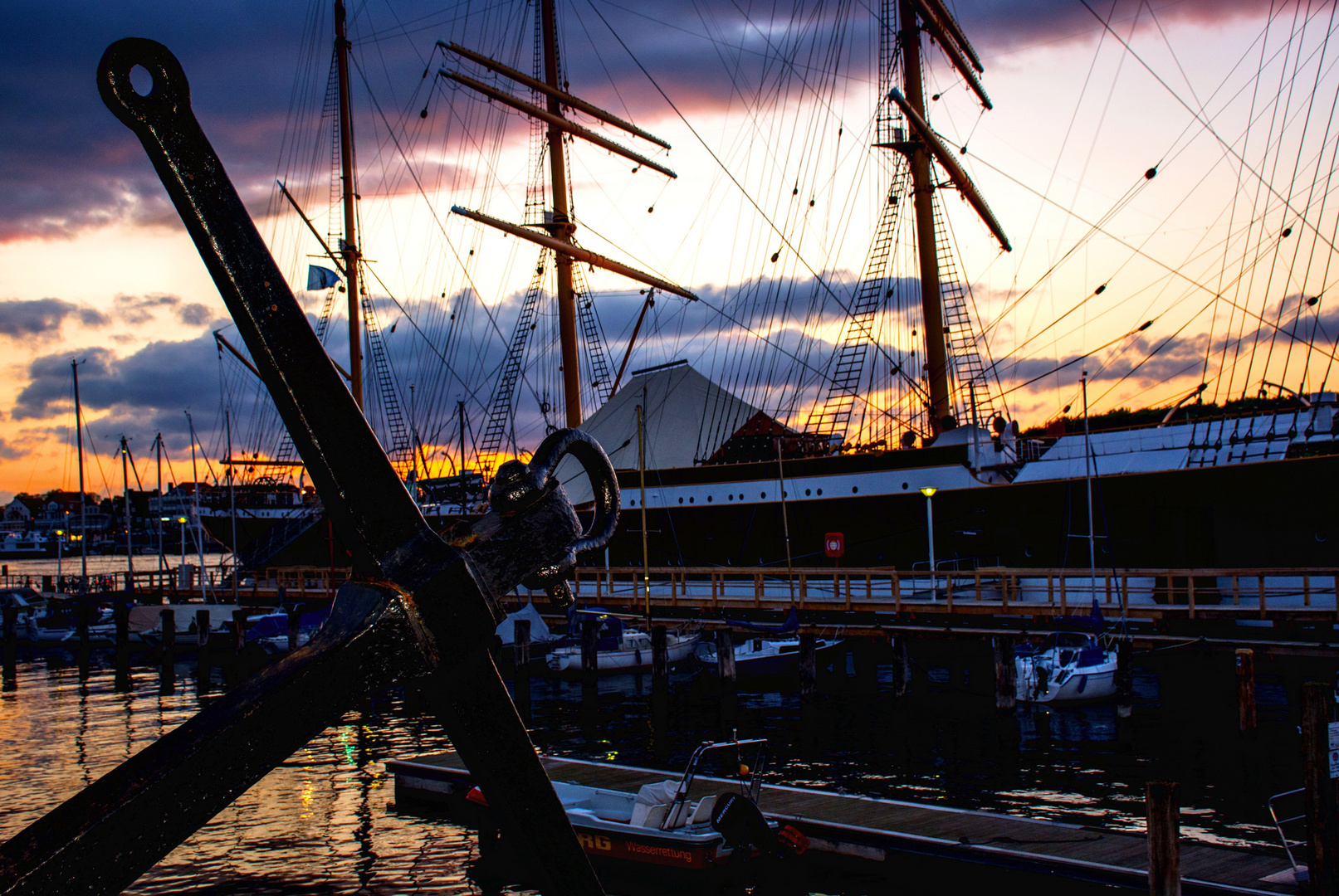 Priwall....klein aber fein der Hafen am Abend!