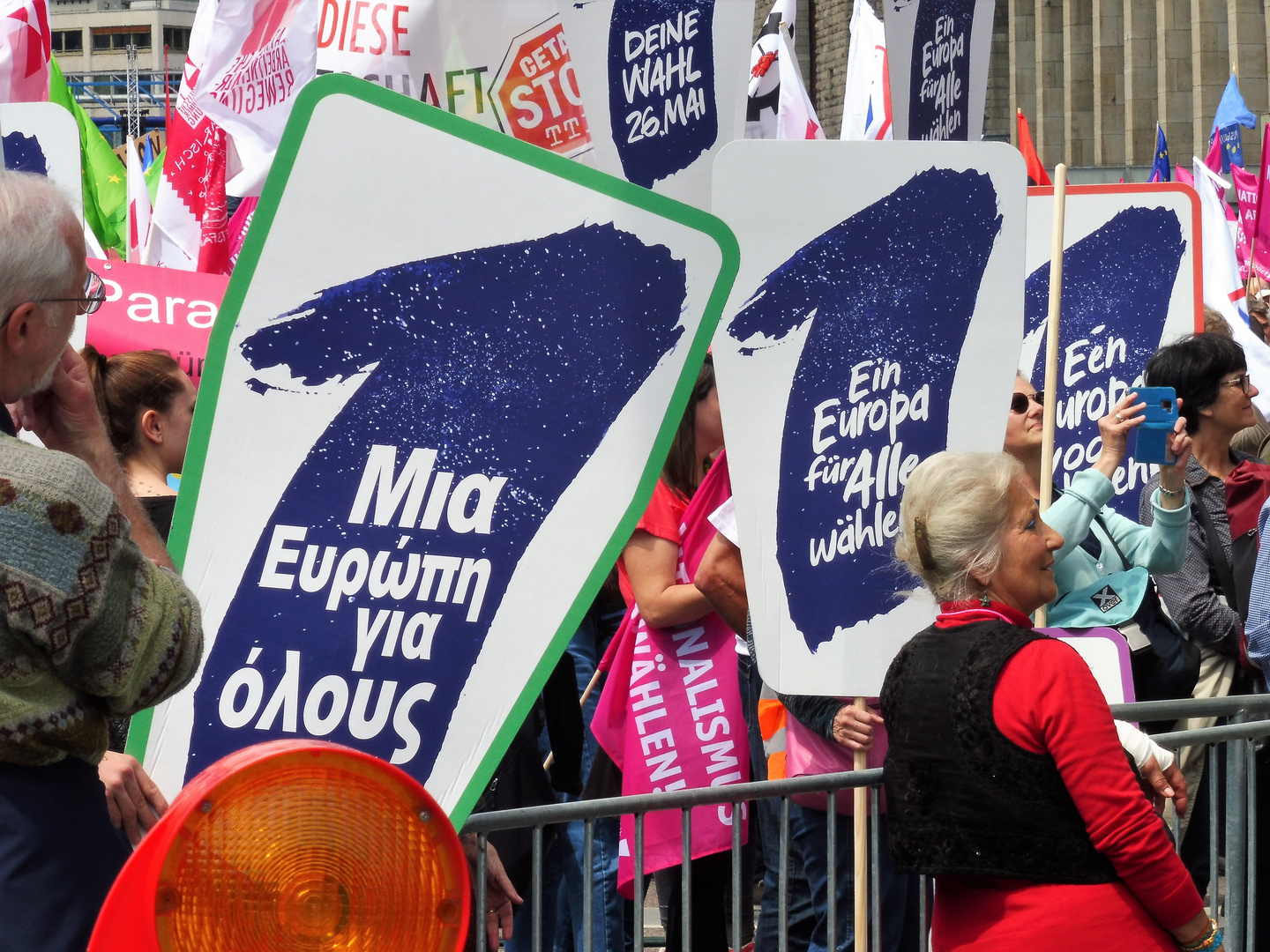 Pro Europa Demo stgt 19Mai19 LumixTele-22col +2+6Fotos ... Pro Europa Demo stgt 19Mai19 LumixTele-22col +2+6Fotos ...