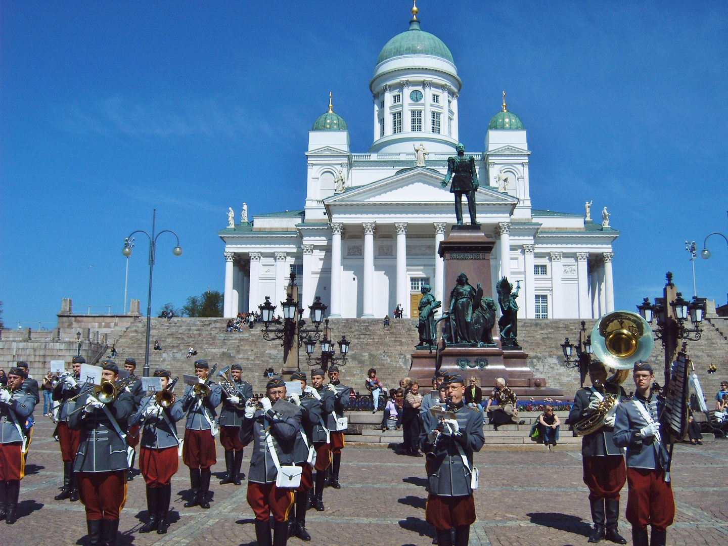 Proben vor dem Dom von Helsinki