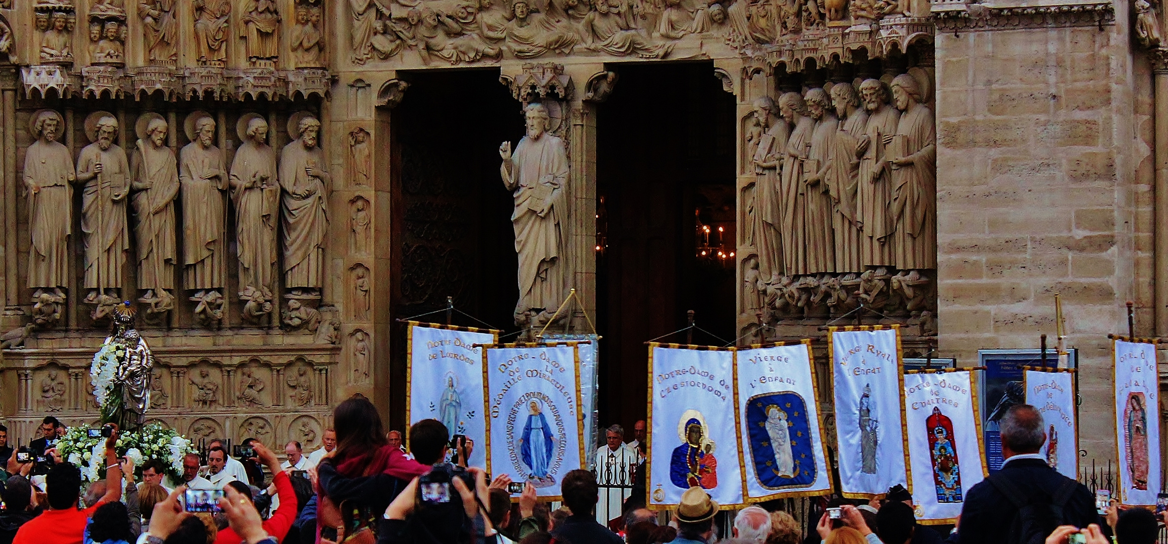 Processione del 15 agosto a Parigi