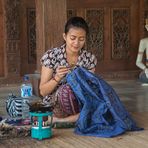 Producing Balinese batik handicraft