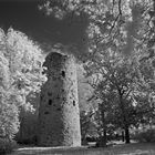 profaner Turm im Park