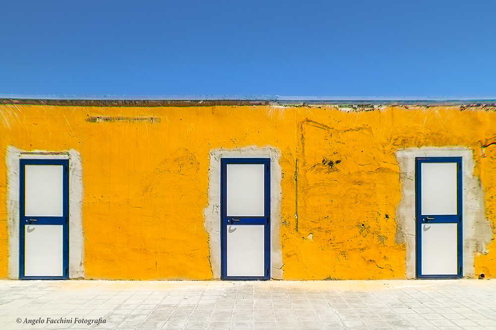 Progetto Full color Franco Fontana -- LE TRE PORTE