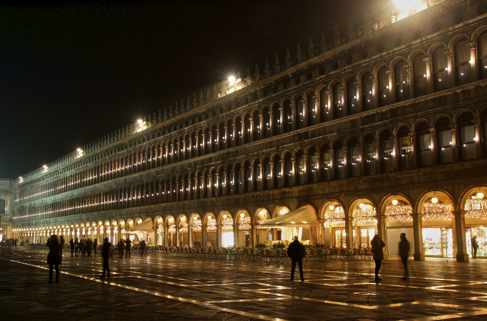  Prokuratien Markusplatz Venedig