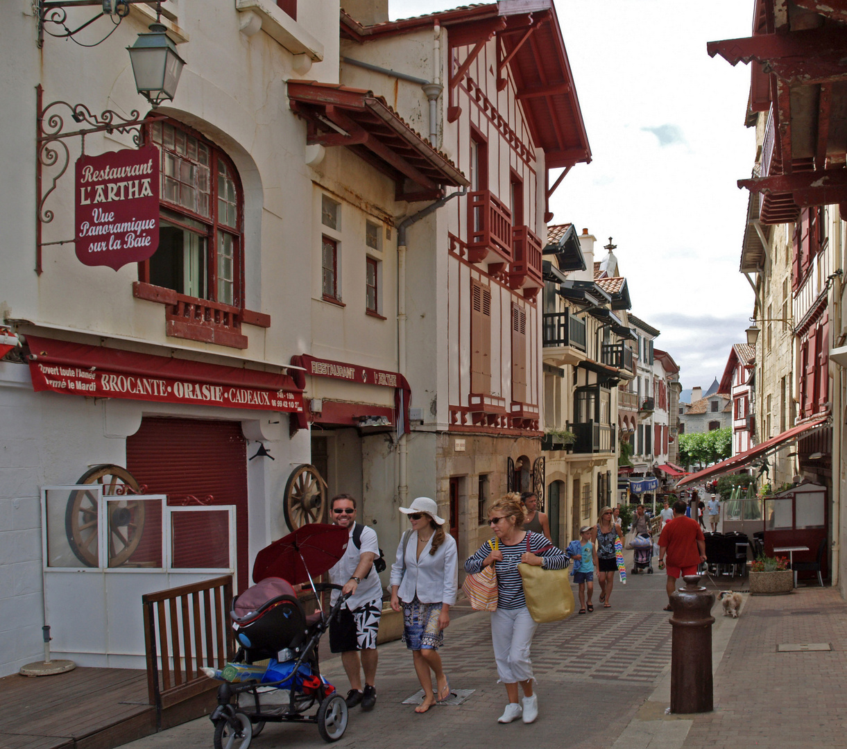 Promenade à Saint-Jean-de-Luz - Spariergang in den Strassen von Saint-Jean-de-Luz.