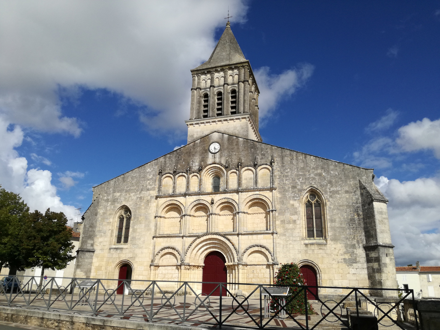 Promenade dans Jonzac.....