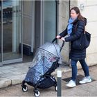 Promenade en bleu avec bébé