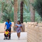 Promenade en famille dans la palmeraie d’Al Aïn