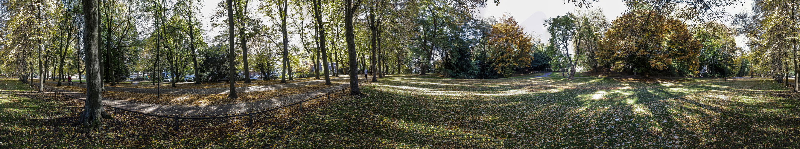 Promenade im Herbst