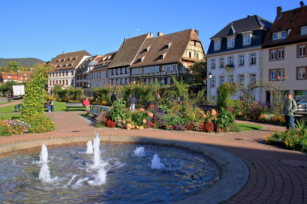 Promenade mit Springbrunnen