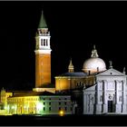 Promenade nocturne dans Venise .