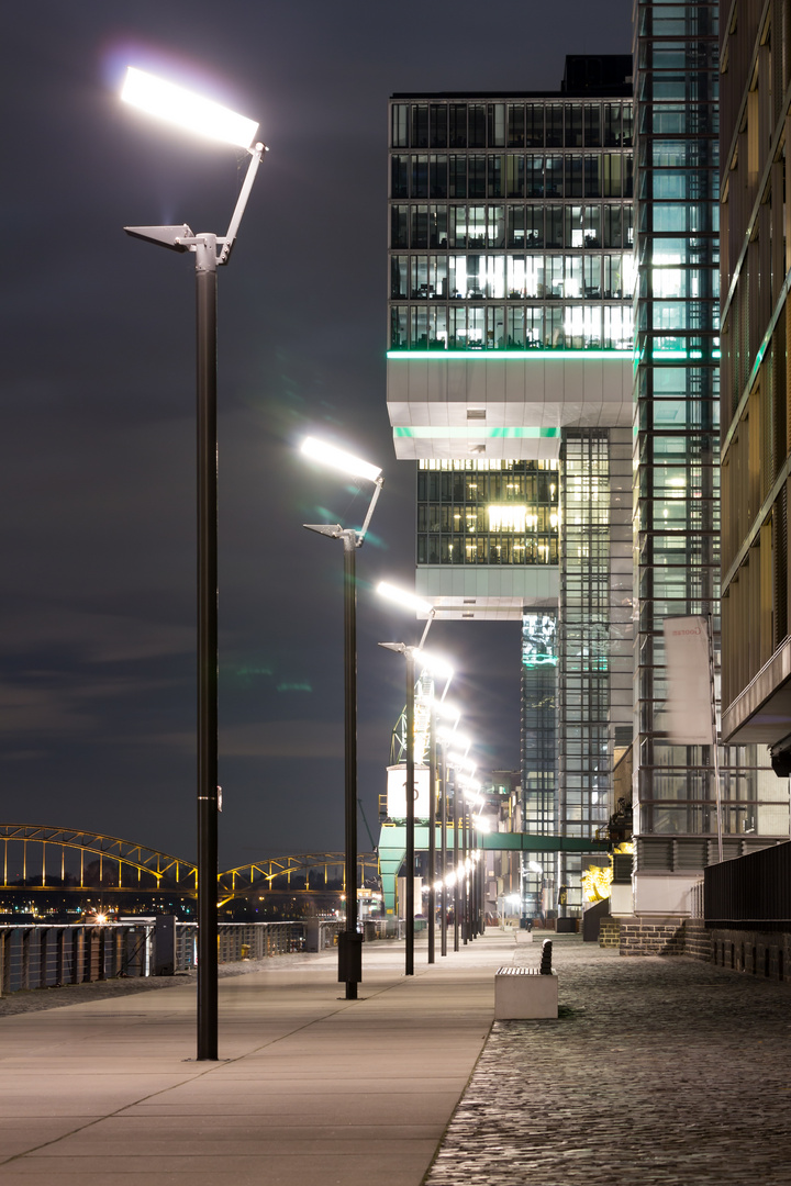 Promenade Rheinauhafen Köln