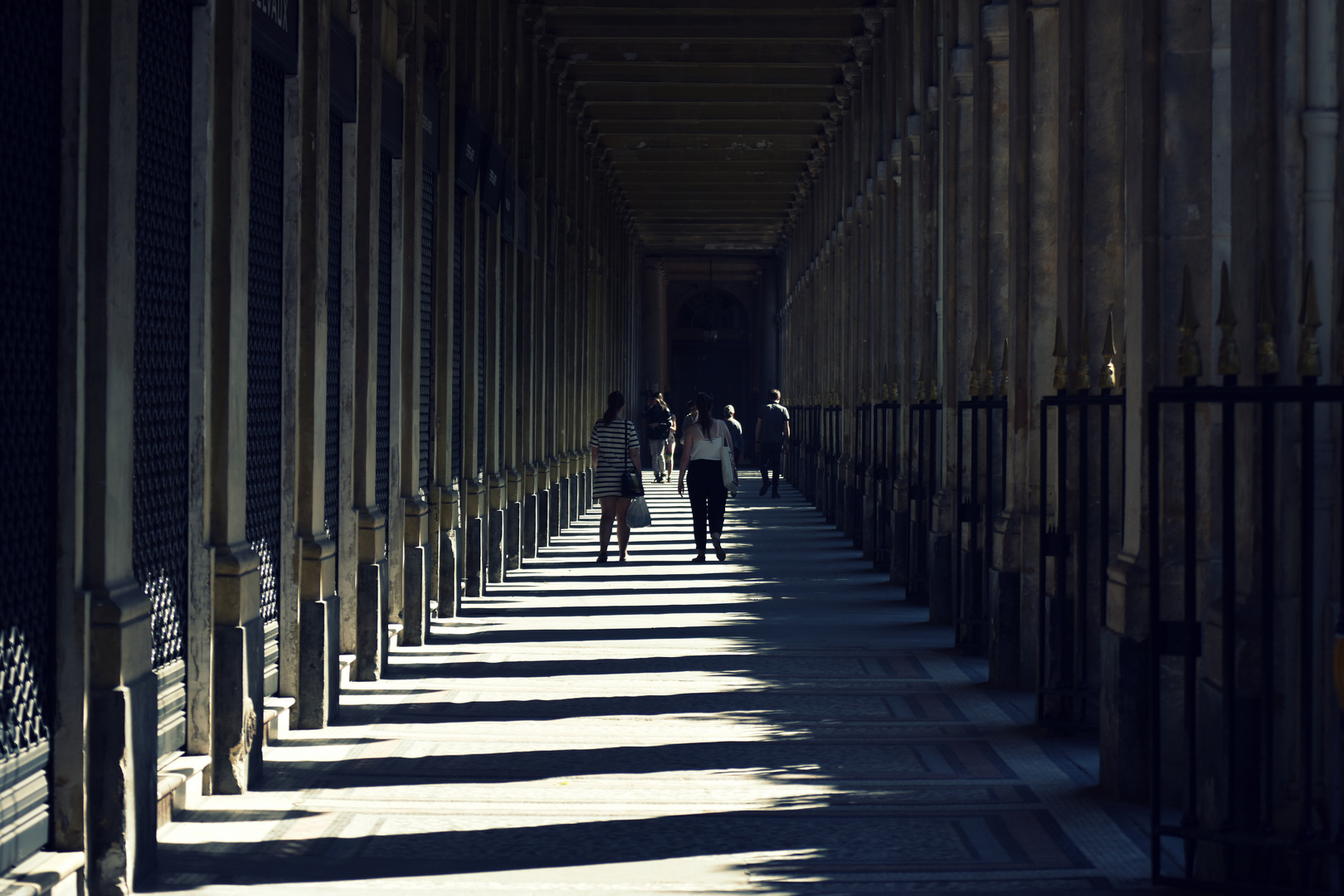 promenade sous les arcades