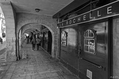 Promenade sous les arcades / Spaziergang unter Arkaden