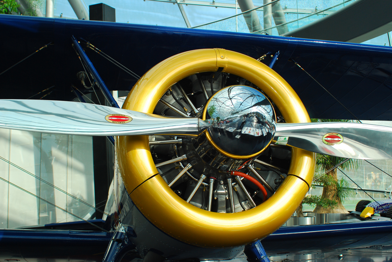 Proppellerflugzeug Hanger 7