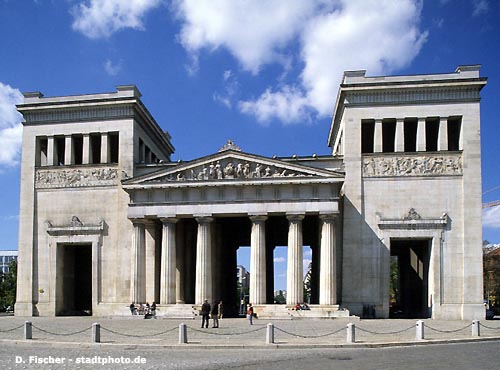 Propyläen am Königsplatz