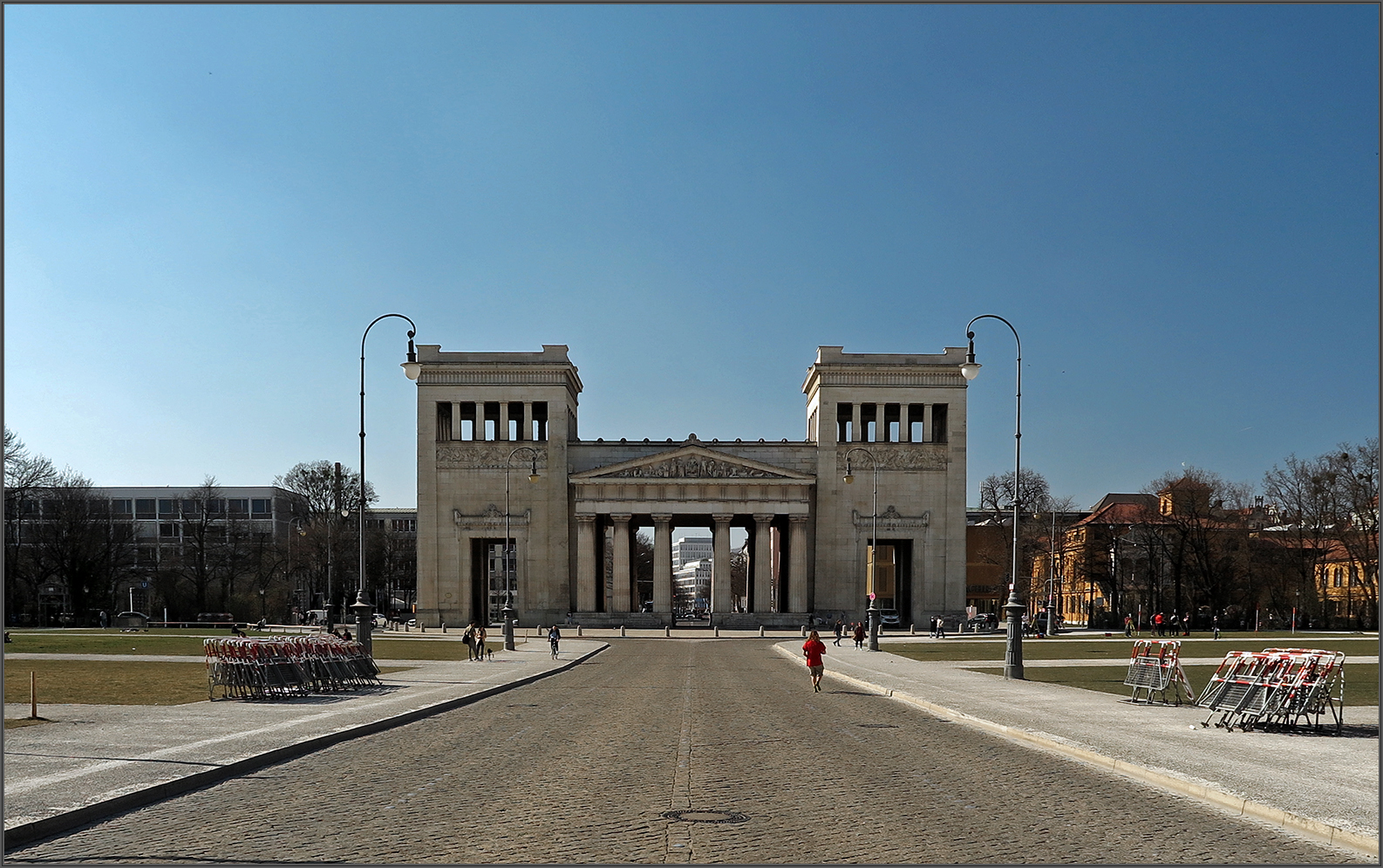 Propyläen - Königsplatz - München