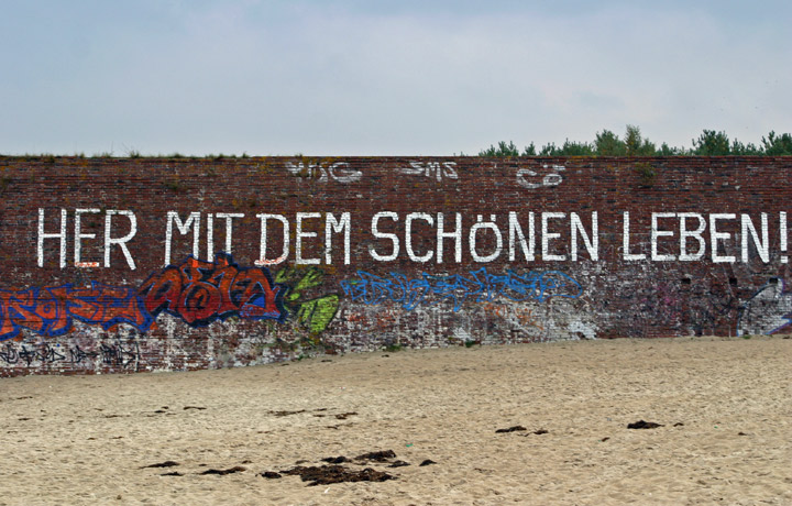 Prora oder "Her mit dem schoenen Leben"