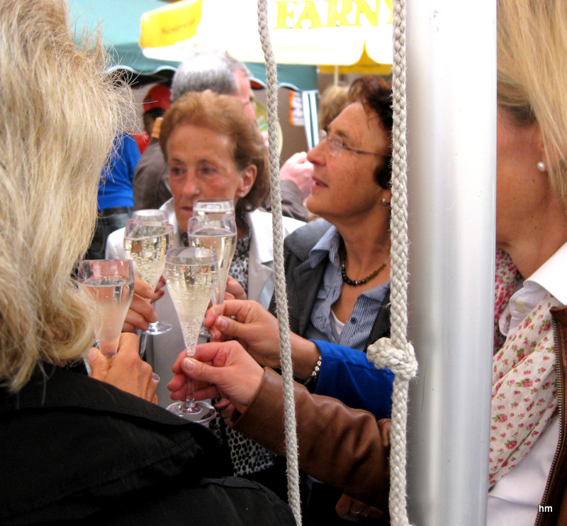 Prosecco-Runde an den "Wangener Welten"