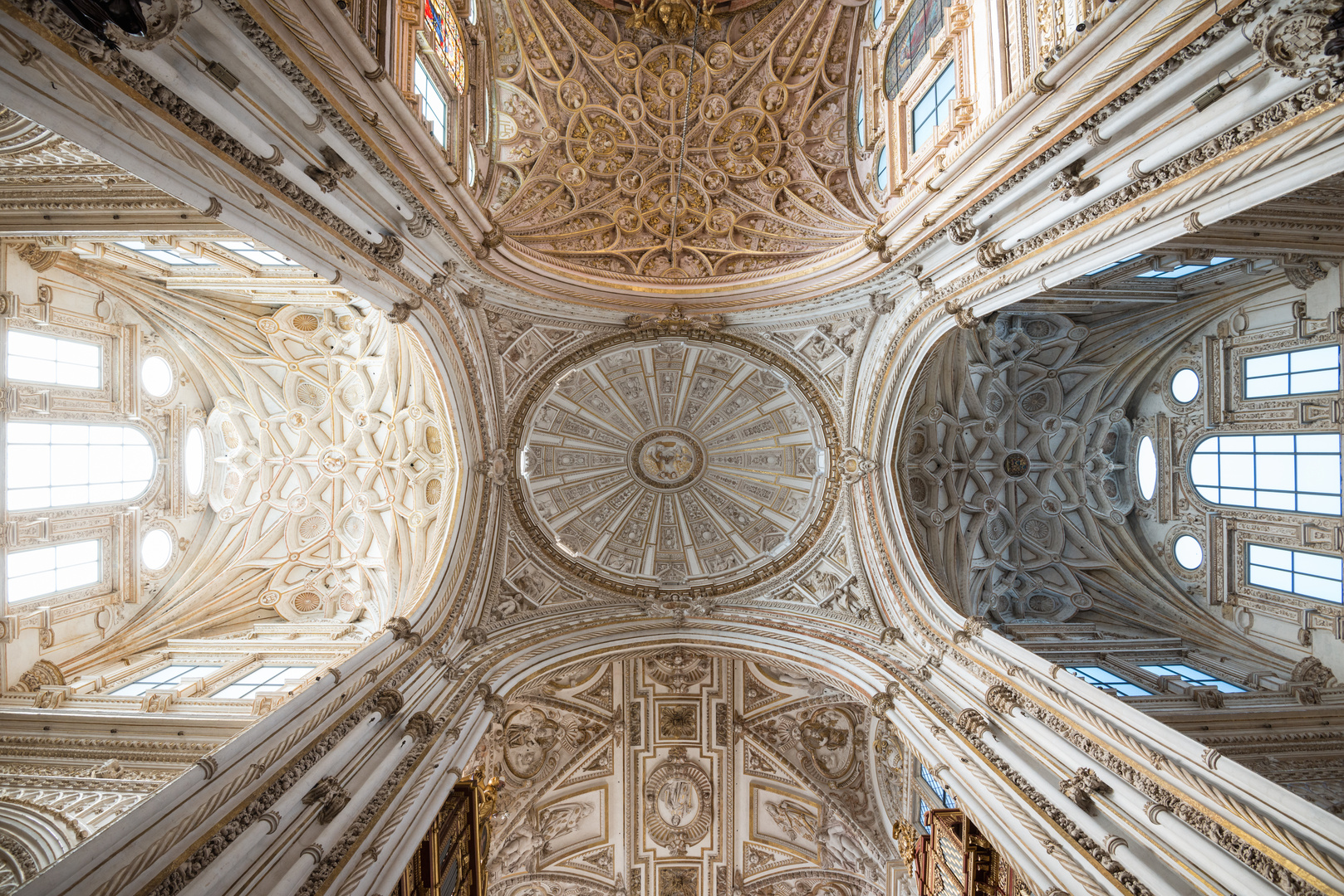 Prospettiva cattolica al centro della moschea