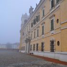 prospettiva della reggia di colorno nella nebbia