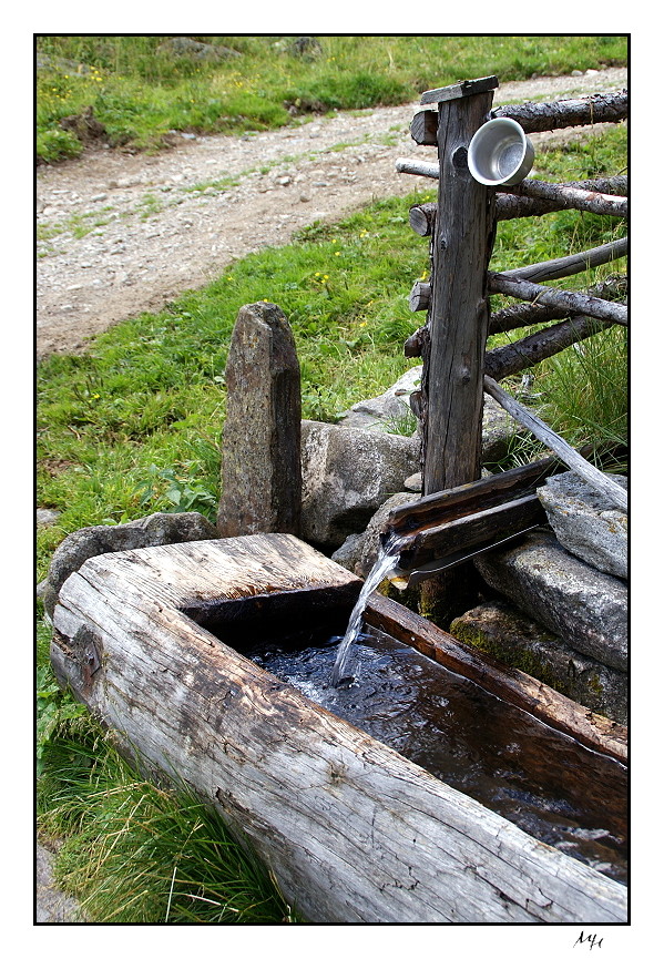 Prost ! - Frisches Quellwasser aus Ost-Tirol