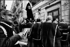 Protagonists and spectators of the Good Friday procession _ II