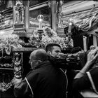 Protagonists and spectators of the Good Friday procession _ IX