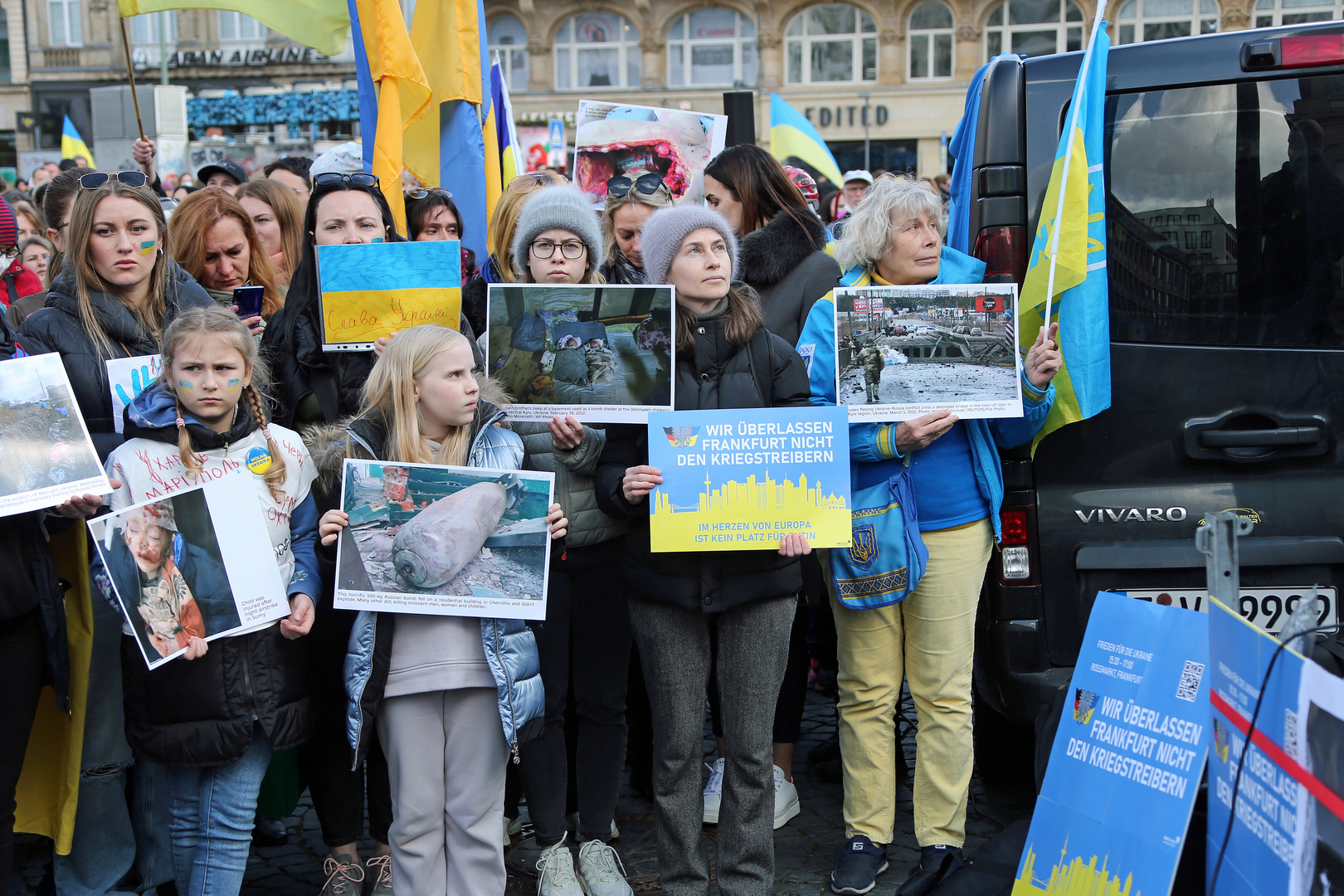 Protest gegen Krieg in Ukraine - Protest against war in Ukraine