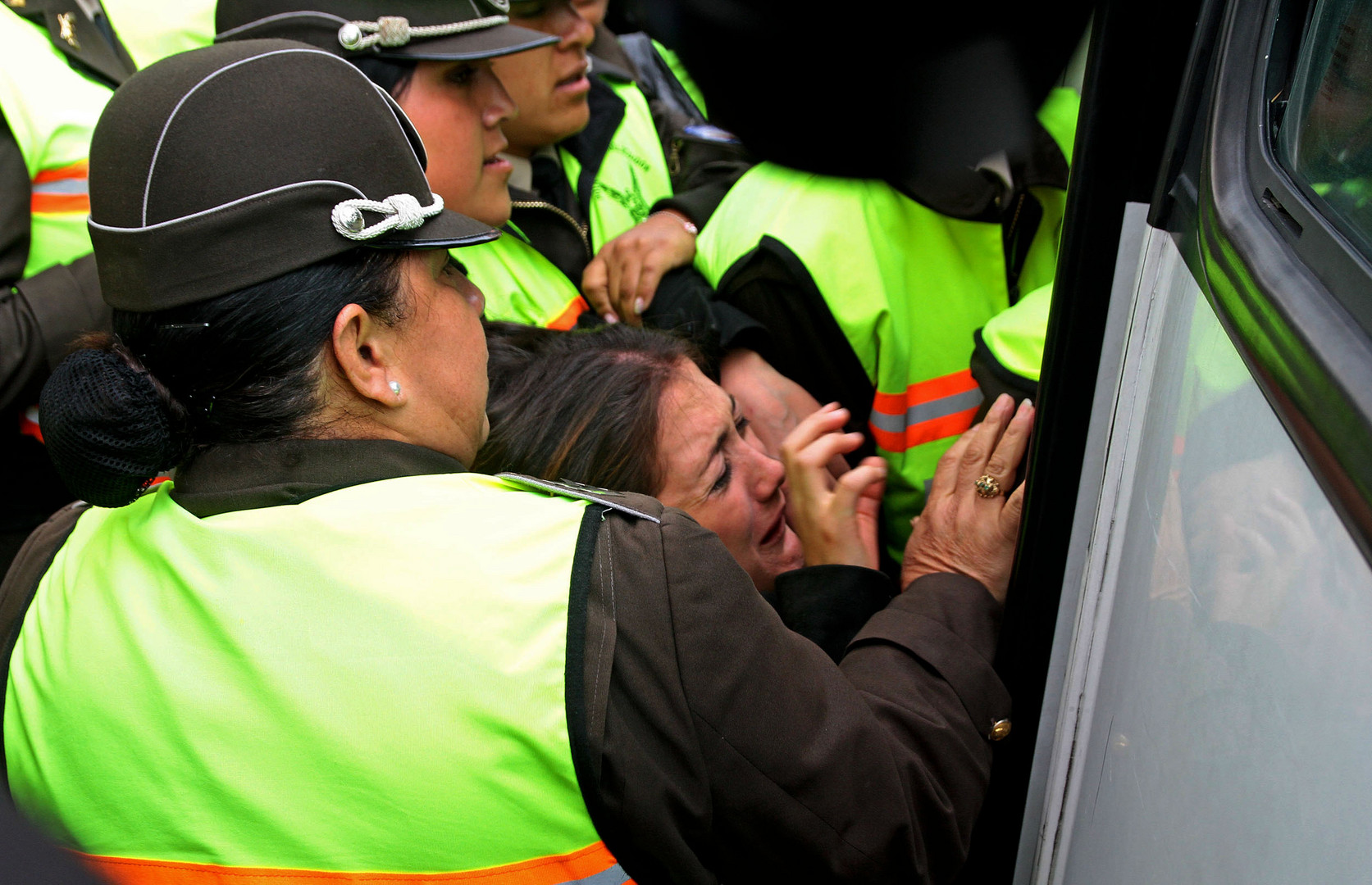 Protestas en la Embajada de China en Quito Ecuador 1