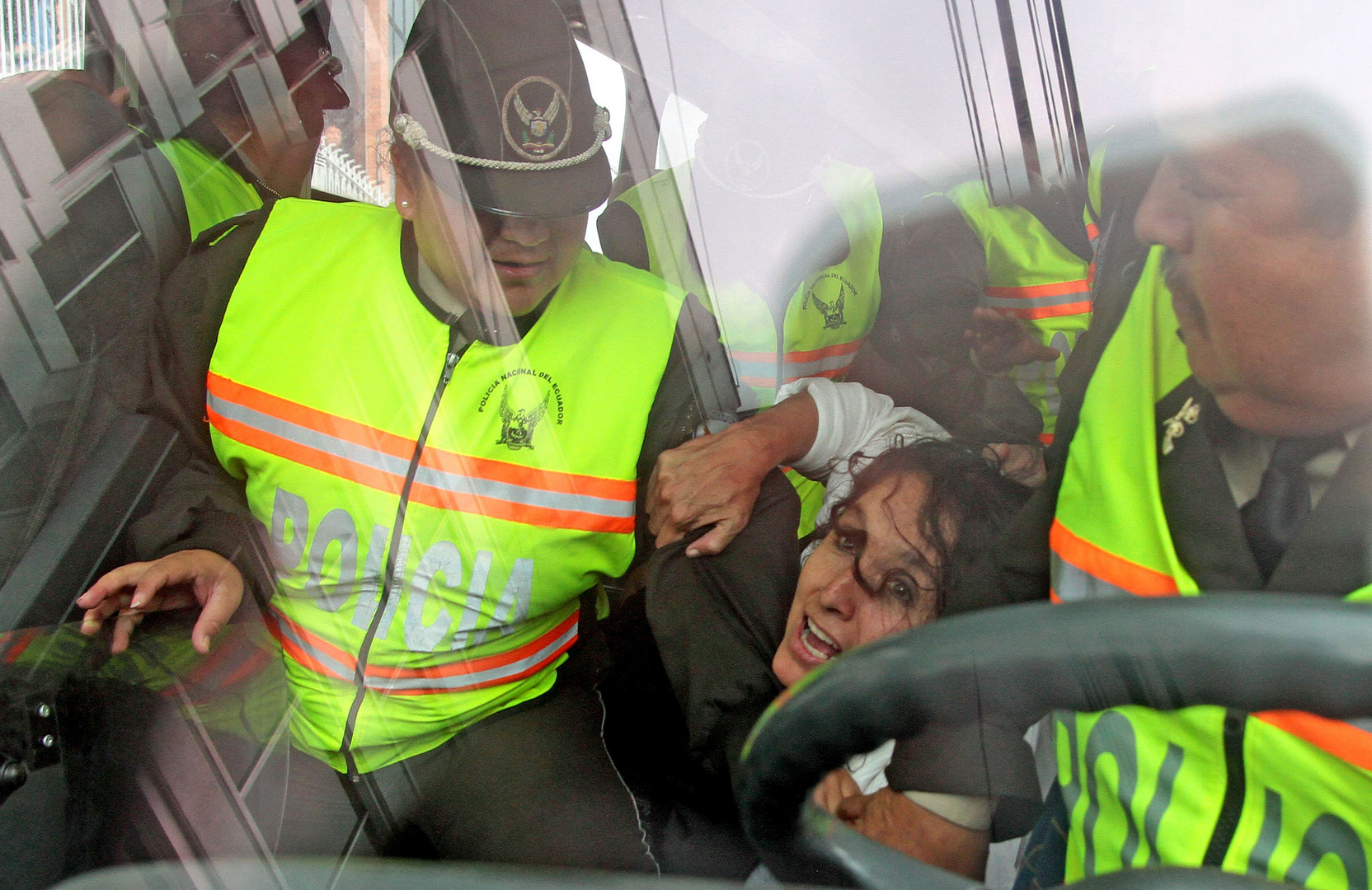 Protestas en la Embajada de China en Quito Ecuador 2