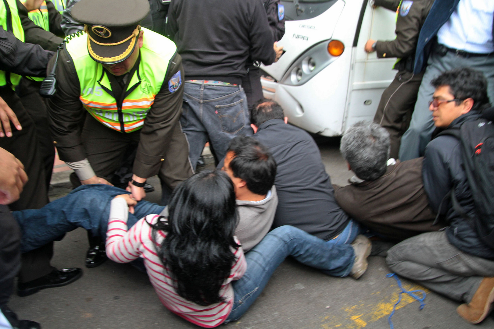 Protestas en la Embajada de China en Quito Ecuador 3