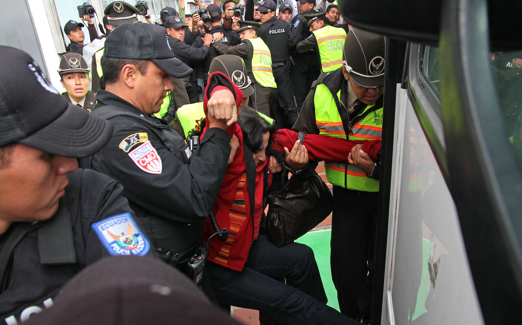 Protestas en la Embajada de China en Quito Ecuador