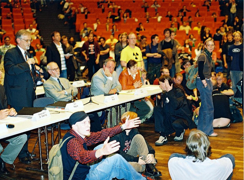 Protestsitzen - veröffentlicht in WAZ-Bochum