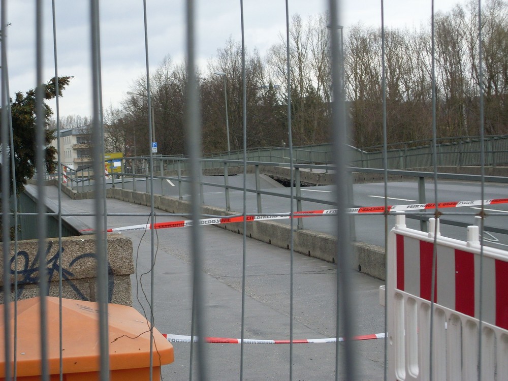 Protzenweiher Brücke nach dem Brand