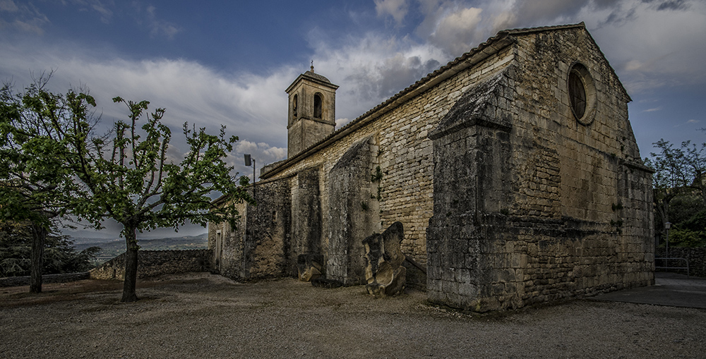 Provence - Kirche von Lacoste