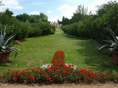 Provozierende Blumenrabatte im Park Wörlitz