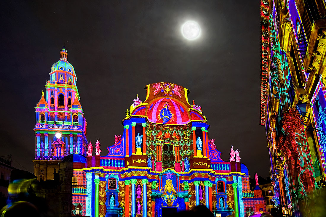 Proyección navideña sobre la Catedral de Murcia