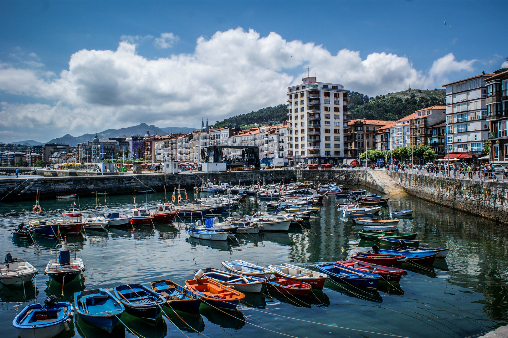 Proyecto de edición: "Puerto Castro Urdiales"