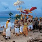 Prozession am Strand von Jimbaran