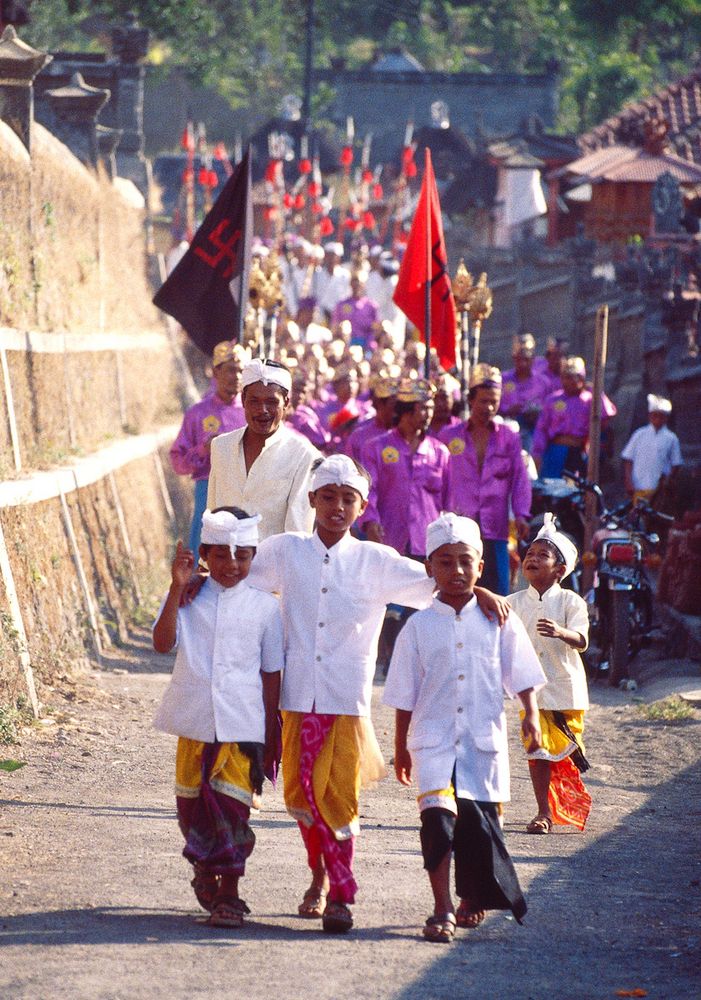 Prozession im Osten von Bali