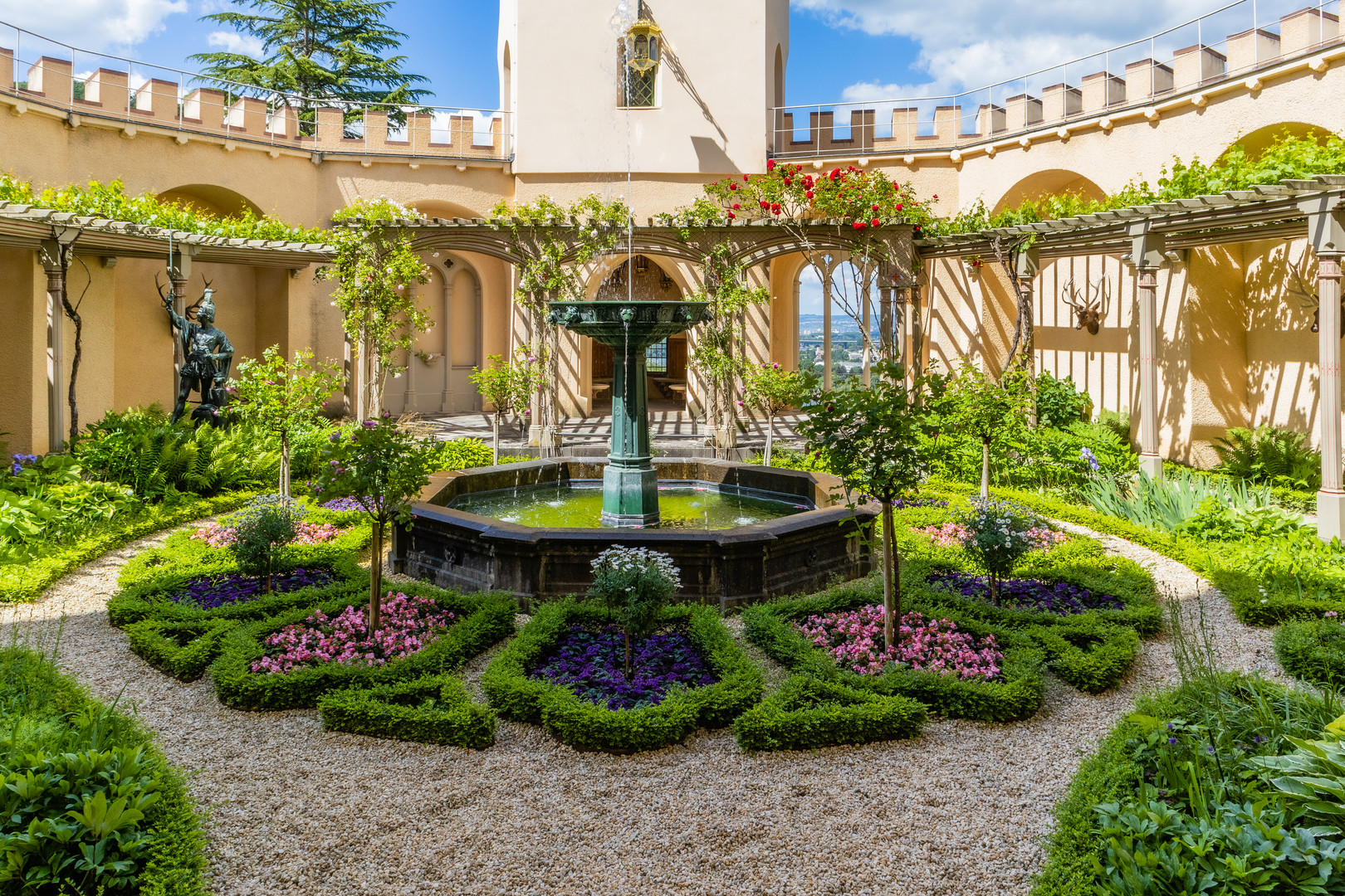 Prunkvolle Gartenanlage bei Koblenz