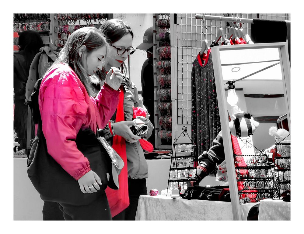 P_Schmuck street p30-2025-0526_080716