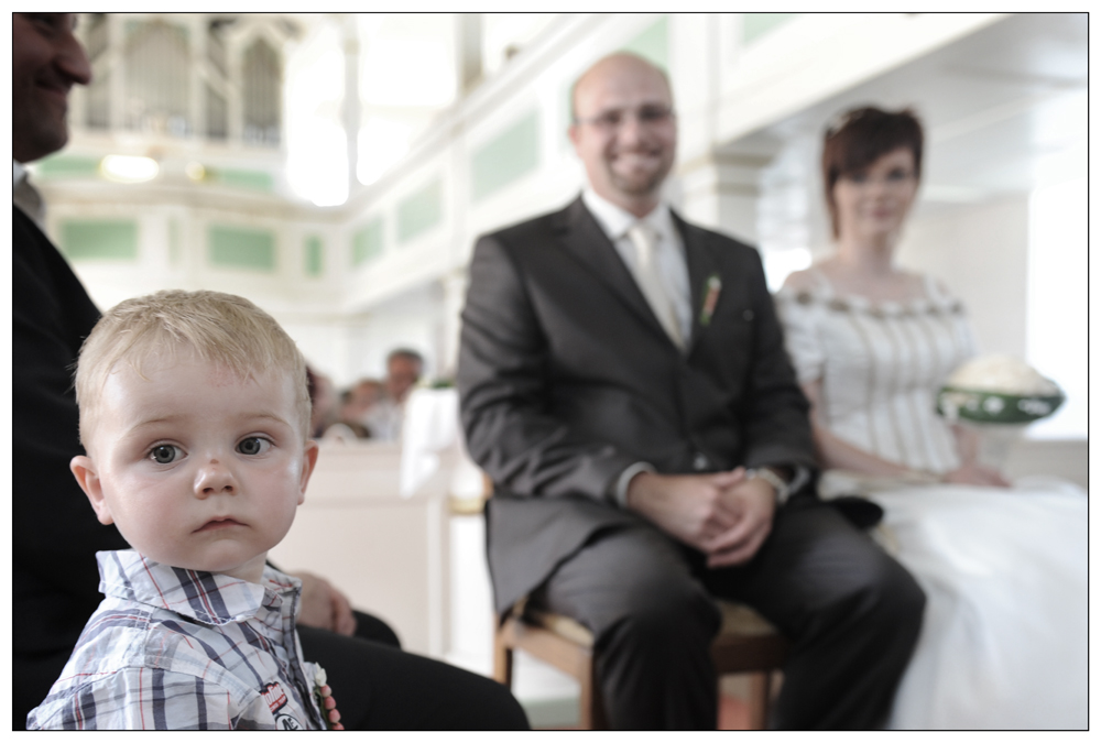 Psst! Mama und Papa heiraten gerade...