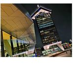 P_street Hochhaus nachts Adam p30-39-col