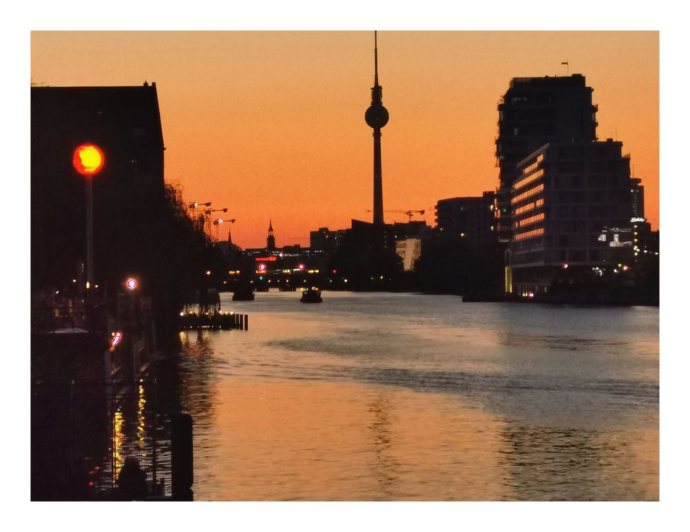 P_sunset Spree Berlin p30-611-col +otos