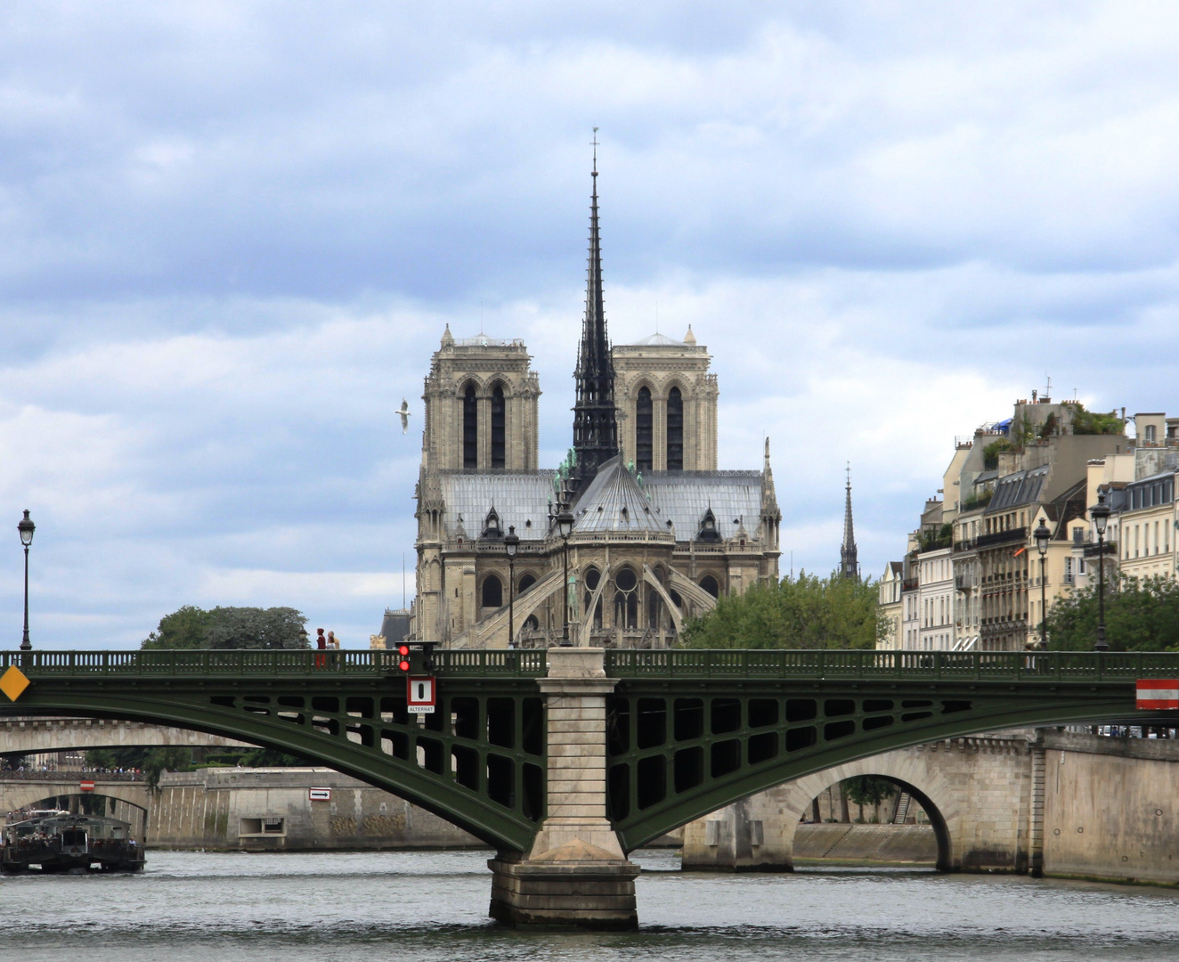 pti tour sur la Seine