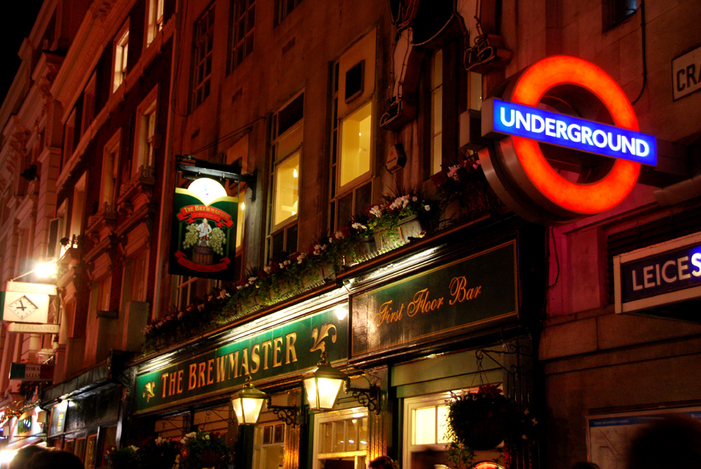 Pub crawling at night in London