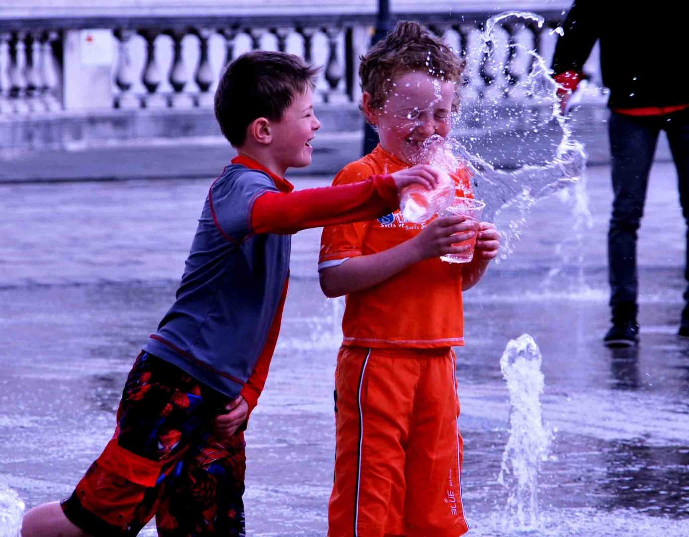 Public Fountain kids