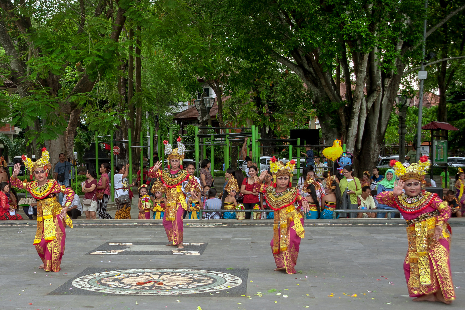 Public Puputan street festival